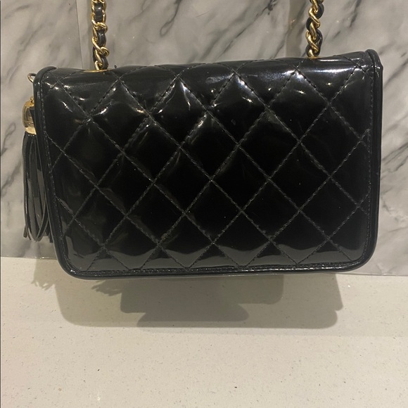 Small vintage  Italian black pattern leather bag with chain and crossbody - Picture 8 of 11